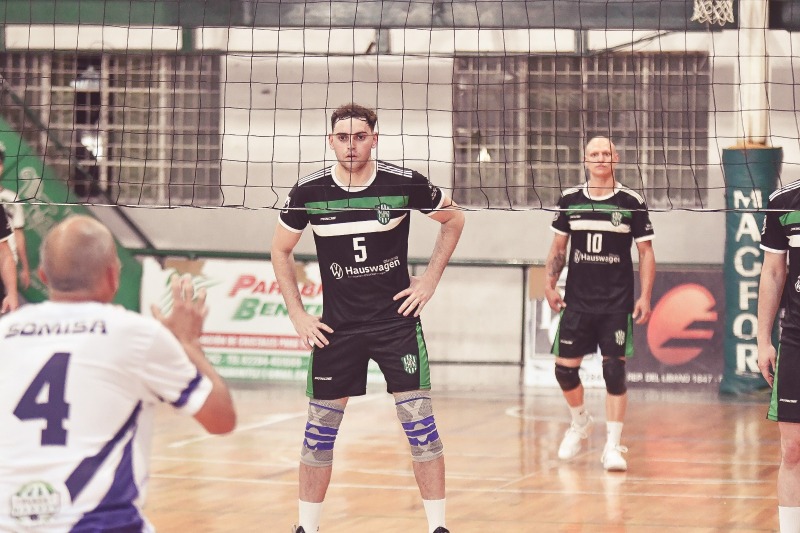 Carpinetti vuelve a Liniers para jugar la Liga Federal de v�leibol